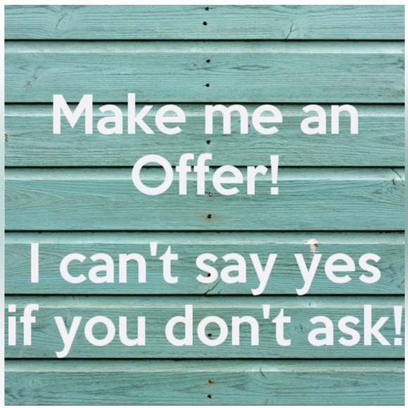 Sale offers are welcome I’m trying to clear out my closet so send an offer - Picture 1 of 8